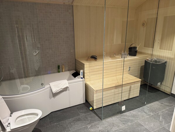 Shower, hair dryer, towels, soap - Nice new large cottage in Evertsberg near Mora and Sälen (Älvdalen)