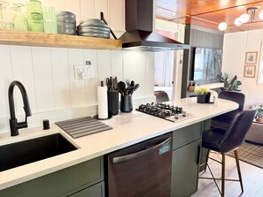 Fridge, microwave, oven, dishwasher