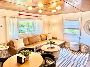 Smart TV, fireplace, stereo