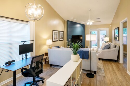 Feels Like Home - Fast Wi-Fi, Coffee Bar, Quiet