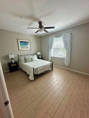 2 bedrooms, free WiFi, bed sheets - Central City Condominiums #202 2 BR/2BA (Sarasota)