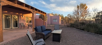 "The Somm's Aviary" peaceful 2BR house in Sonoita