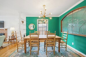Dining - UTD Base Camp | 15 min from SMU (Richardson)