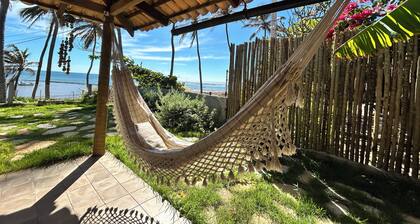 Relax with incredible views, 80 meters from the sea, pet-friendly.