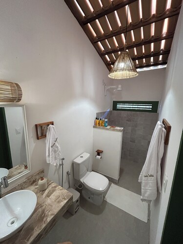 Relax with incredible views, 80 meters from the sea, pet-friendly.