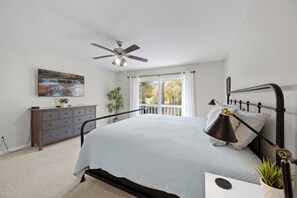 3 habitaciones, tabla de planchar con plancha, wifi y ropa de cama 