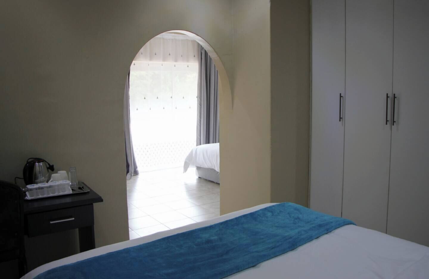 7 chambres, fer et planche à repasser, Wi-Fi, draps fournis