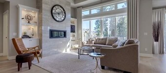 Luxury 4-bedroom 4 bathroom house with Hot Tub in fantastic Lake Country