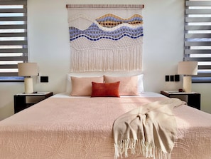 5 bedrooms, desk, iron/ironing board, free WiFi - Spacious 5BR Villa with Private Pool • Walk to La Punta Beach • High-Speed WiFi (Brisas de Zicatela)