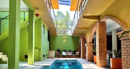 Spacious 5BR Villa with Private Pool âą Walk to La Punta Beach âą High-Speed WiFi