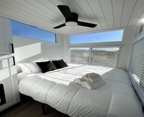 1 غرفة نوم ومكواة/لوح كي وواي فاي وملاءات أسرّة