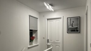 Unclassified image, 4 of 33, button - Modern 3 Bedroom high spec house in Sheffield (Handsworth)