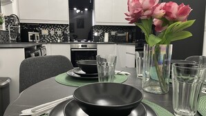 Unclassified image, 2 of 33, button - Modern 3 Bedroom high spec house in Sheffield (Handsworth)