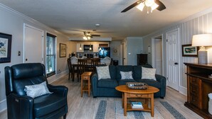 Smart TV, DVD player - 253 Driftwood:Beautiful 2nd Floor Villa;Golf Course Views;Dogs Welcome (Edisto Beach)