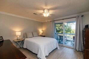 Fer et planche à repasser, Wi-Fi gratuit, draps fournis