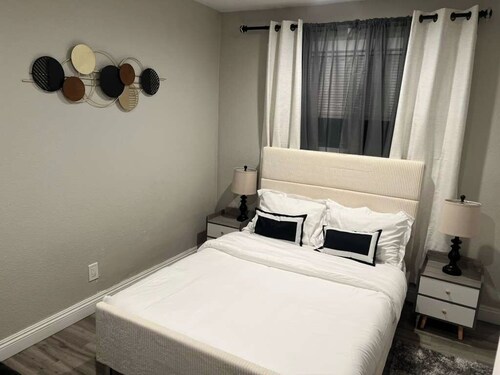 Rexview Dr 4BR 2BA | Near Zoo and Downtown SD