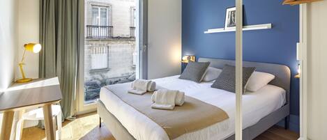 Fer et planche Ă repasser, Wi-Fi, draps fournis