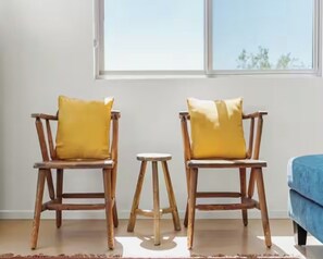 Interior - Juniper House - Desert Retreat near JTNP - Stargazing, Views & Spa (Joshua Tree)