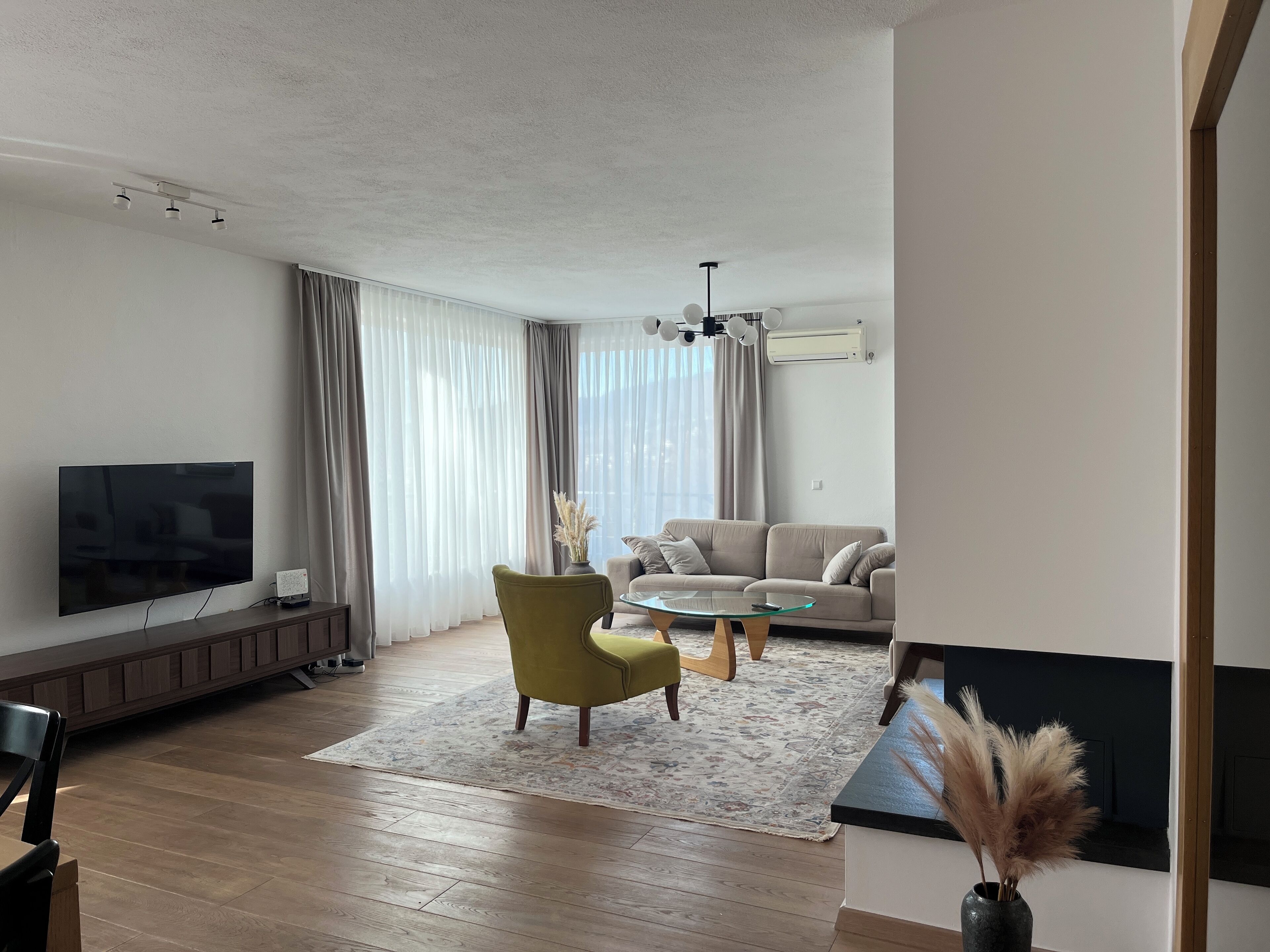 Smart-tv en een open haard