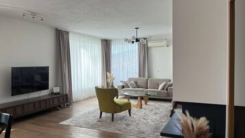 Smart-tv en een open haard