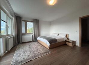 4 soveværelser, strygejern/strygebræt, gratis Wi-Fi, sengetøj