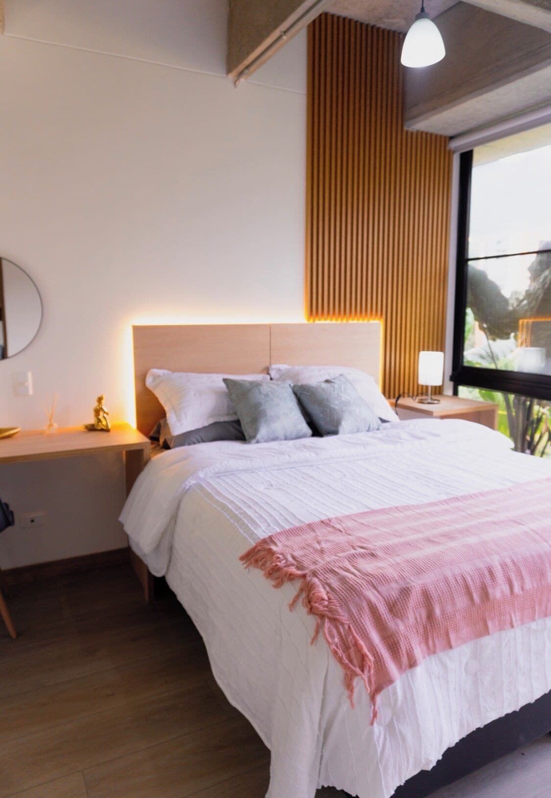 Fer et planche à repasser, Wi-Fi gratuit, draps fournis