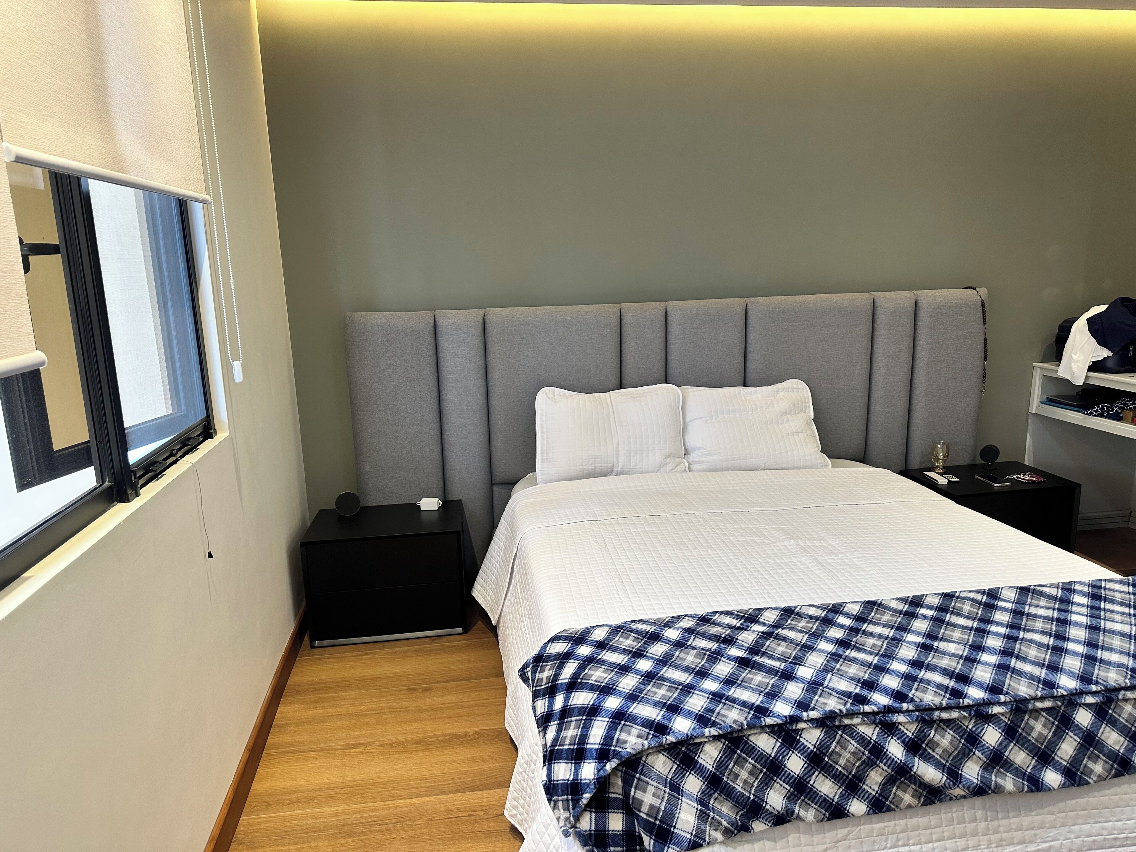 Iron/ironing board, internet, bed sheets