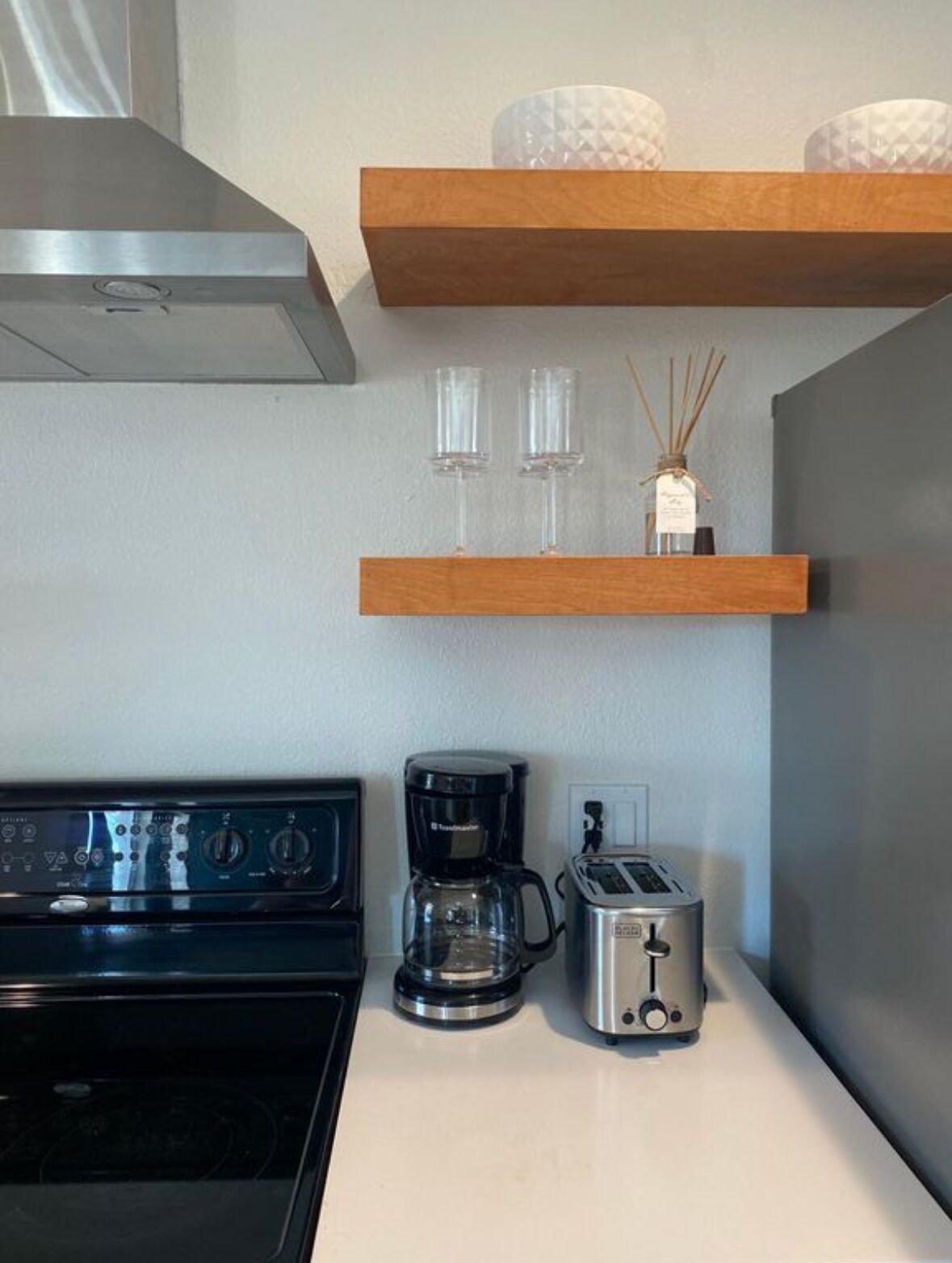 冰箱、微波炉、烤箱、炉灶