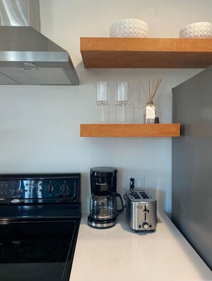 Fridge, microwave, oven, stovetop - Waterfront 2BR Condo w/ Lanai & King Bed – Rotonda West (Rotonda West)