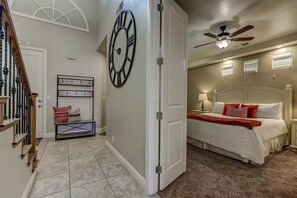 3 bedrooms, iron/ironing board, WiFi, bed sheets - Family+Pet Friendly Pool+EV Charger @CoralCanyon (Washington)