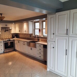 Private kitchen - Lovely 2-bedroom brick home in pleasant Hanover with a backyard oasis (Hanover)