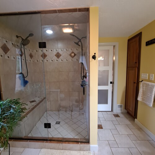 Lovely 2-bedroom brick home in pleasant Hanover with a backyard oasis