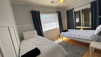 3 quartos, Wi-Fi de cortesia, roupa de cama