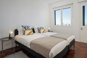 4 dormitoris, planxa i posts de planxar, wifi i roba de llit 