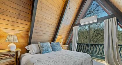 Cozy A-frame 3-bedrooms cabin in Great Smokie Mountains.