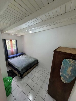 Fer et planche à repasser, Wi-Fi, draps fournis