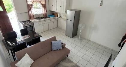 Charming 1-bedroom apartment with AC in lovely Castries
