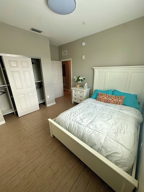 2 bedrooms, free WiFi, bed sheets - Central City Condominiums #203 2BR/2BA (Sarasota)