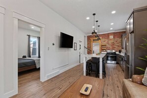 Desk, iron/ironing board, free WiFi, bed sheets - Industrial Modern Getaway -Hot Tub -Exposed Brick (South Salt Lake)