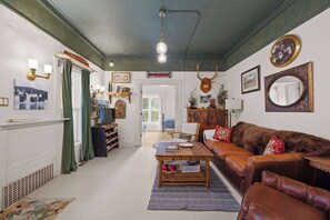 TV - Camp Red Lodge - Cozy & Convenient (Red Lodge)