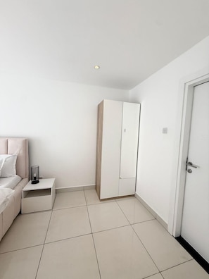 Iron/ironing board, free WiFi - 2 bedroom duplex apartment (Accra)