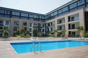 3 outdoor pools - 2 bedroom duplex apartment (Accra)