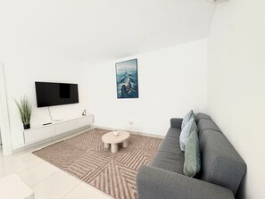 Living area - 2 bedroom duplex apartment (Accra)