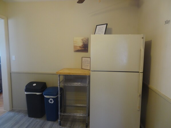 Interior - 2.5 miles to Mayo, 4 step entry Covered By Faith (Rochester)