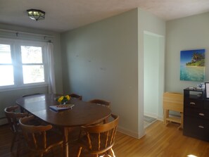 Dining - 2.5 miles to Mayo, 4 step entry Covered By Faith (Rochester)