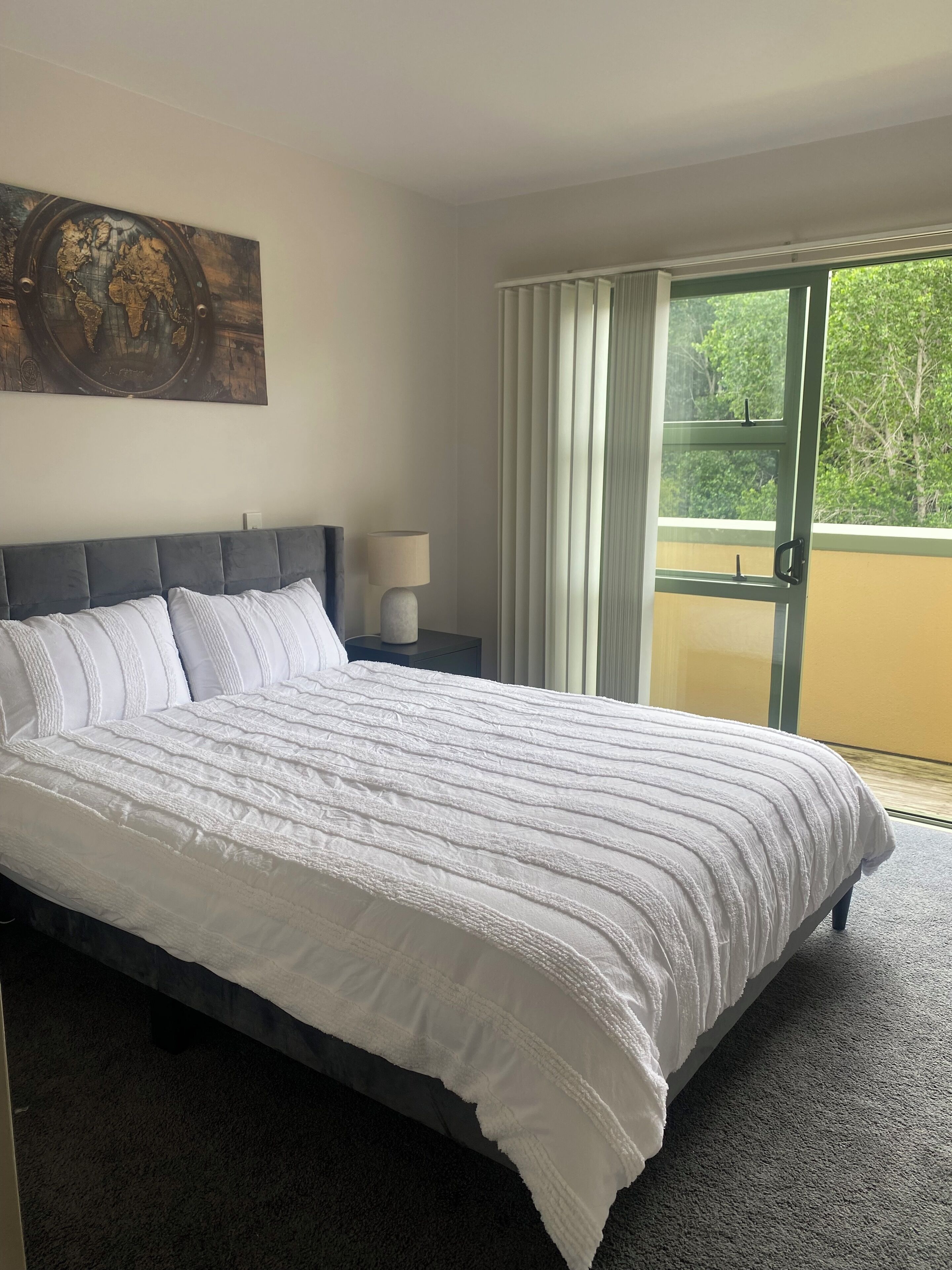 2 quartos, ferros/tábuas de passar roupa, Wi-Fi, roupa de cama