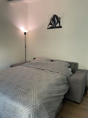 1 makuuhuone, silitysrauta/-lauta, Wi-Fi, vuodevaatteet