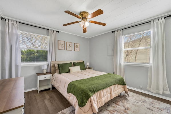 3 habitaciones, escritorio, tabla de planchar con plancha y wifi gratis