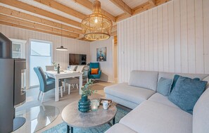 TV, fireplace - Nice home in Olpenitz with sauna (Olpenitz)