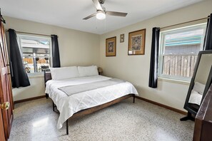3 bedrooms, desk, iron/ironing board, travel cot